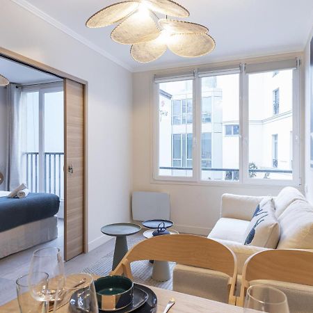 The Blue Suite On Champs Elysees Avenue Parijs Buitenkant foto