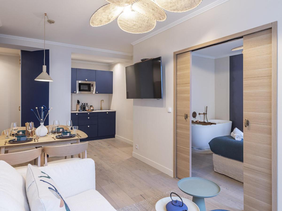 The Blue Suite On Champs Elysees Avenue Parijs Buitenkant foto