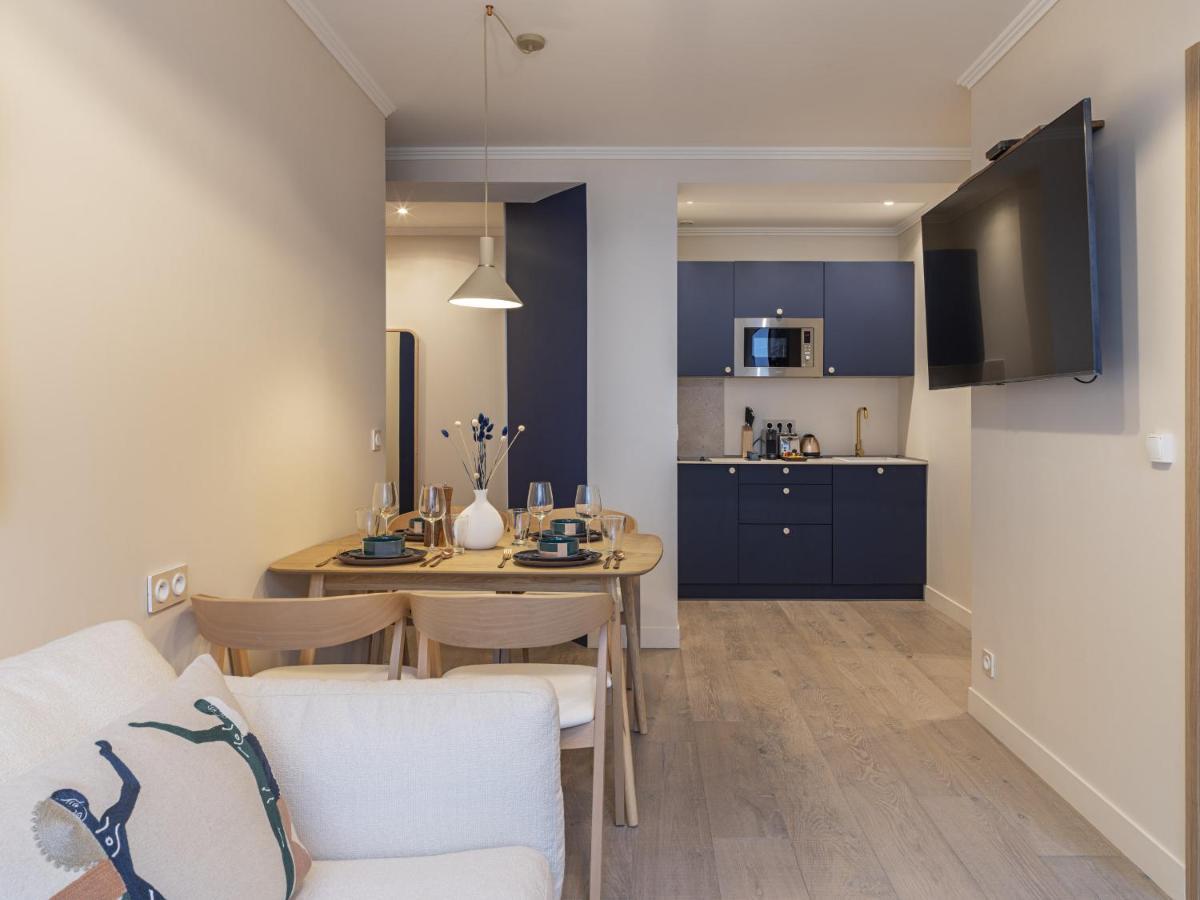 The Blue Suite On Champs Elysees Avenue Parijs Buitenkant foto