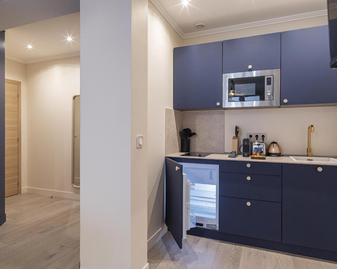 The Blue Suite On Champs Elysees Avenue Parijs Buitenkant foto