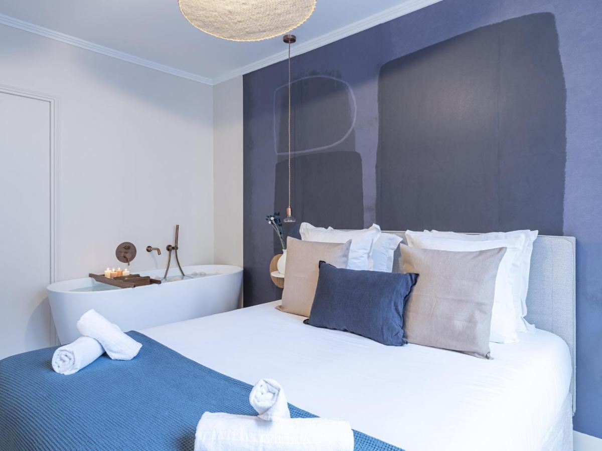 The Blue Suite On Champs Elysees Avenue Parijs Buitenkant foto