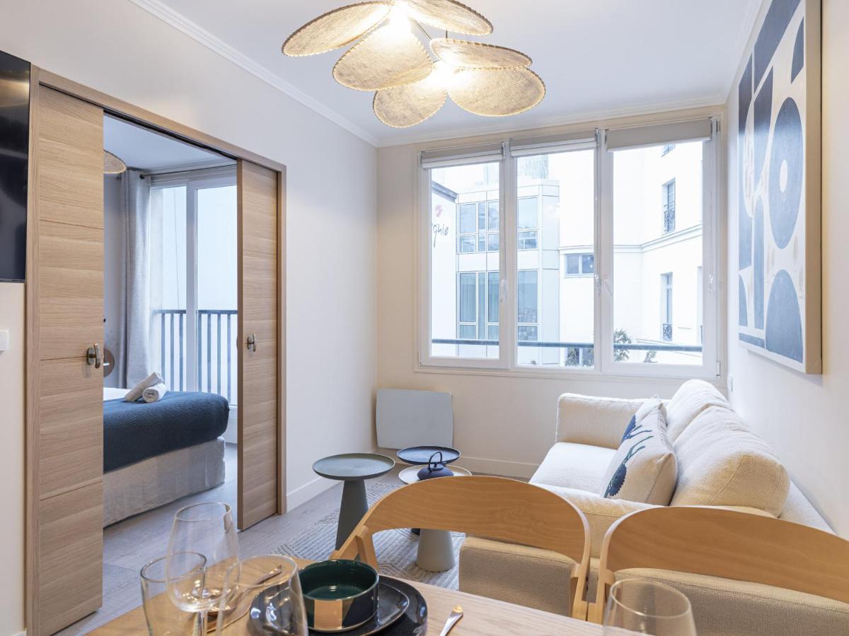 The Blue Suite On Champs Elysees Avenue Parijs Buitenkant foto