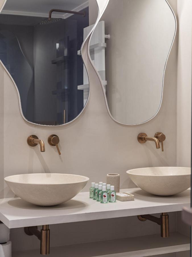 The Blue Suite On Champs Elysees Avenue Parijs Buitenkant foto