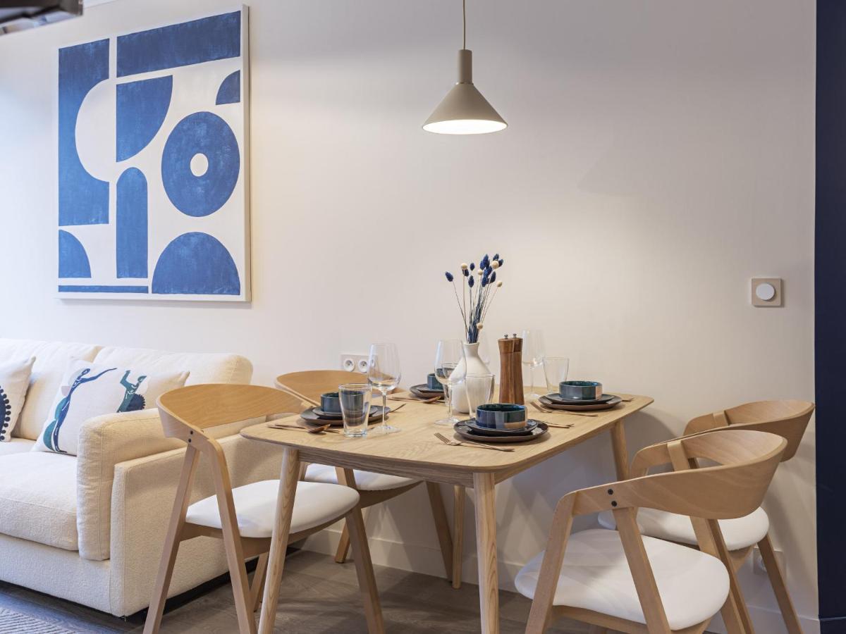 The Blue Suite On Champs Elysees Avenue Parijs Buitenkant foto