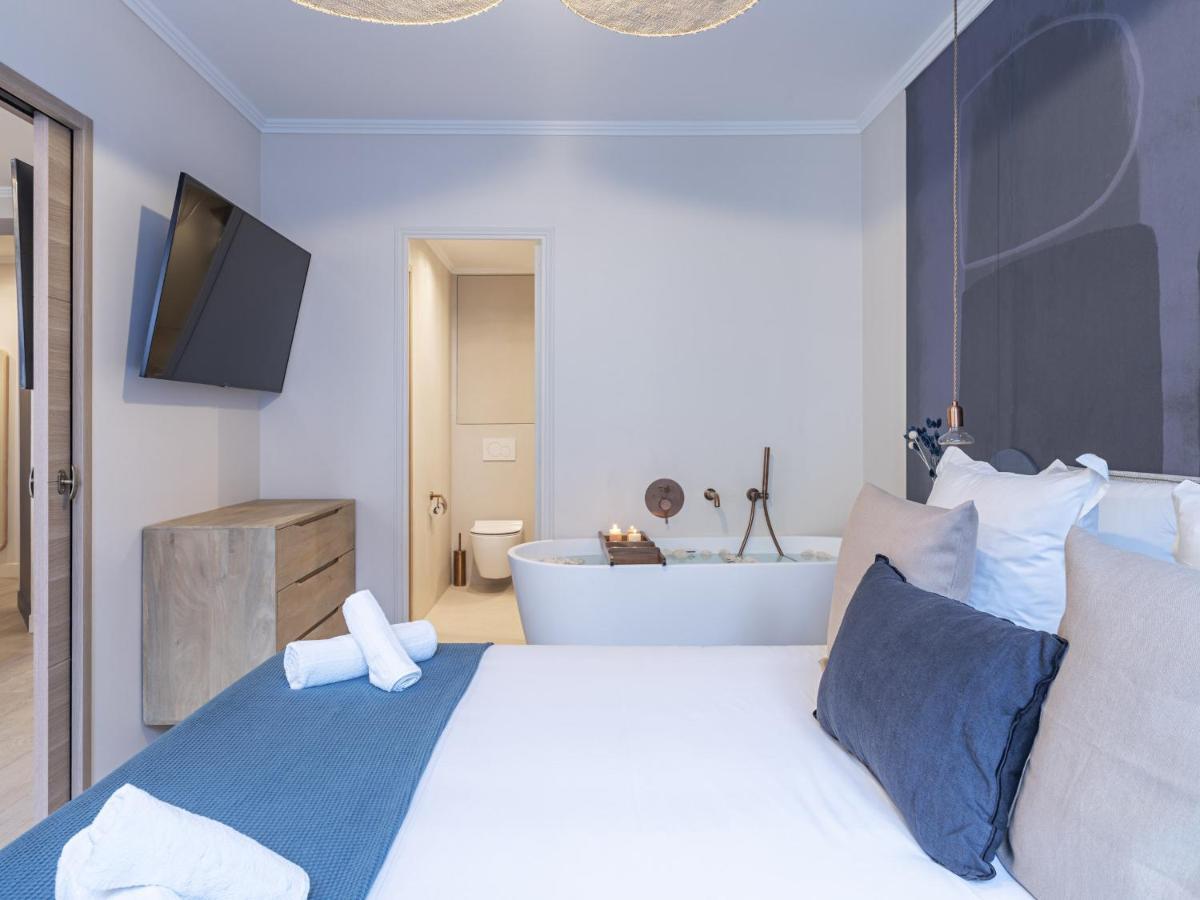 The Blue Suite On Champs Elysees Avenue Parijs Buitenkant foto