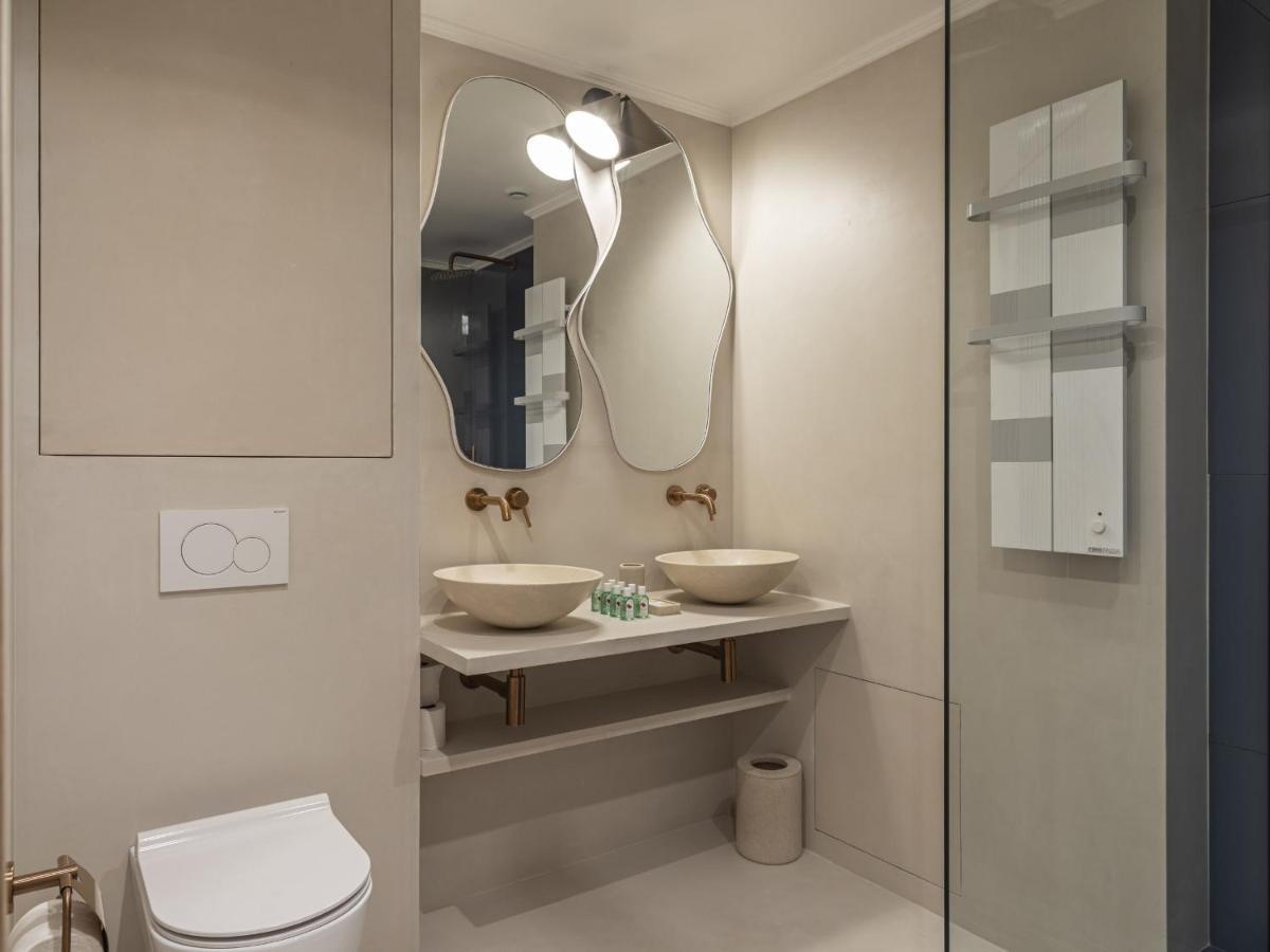 The Blue Suite On Champs Elysees Avenue Parijs Buitenkant foto