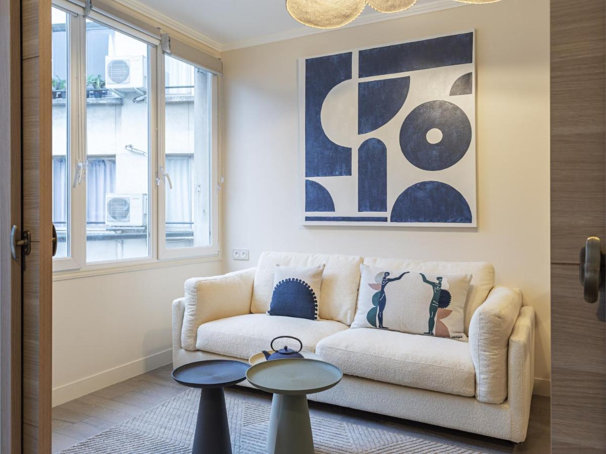 The Blue Suite On Champs Elysees Avenue Parijs Buitenkant foto