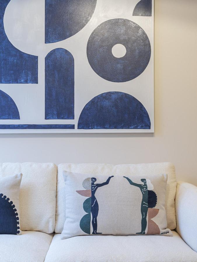 The Blue Suite On Champs Elysees Avenue Parijs Buitenkant foto